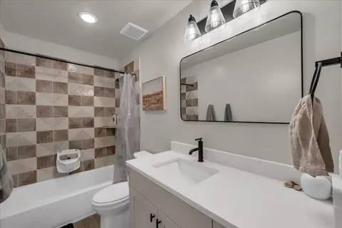 Bath - 400 E 100 N, Enterprise, UT 84725 photo 1 of 3