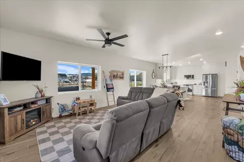 Living - 400 E 100 N, Enterprise, UT 84725 photo 1 of 1