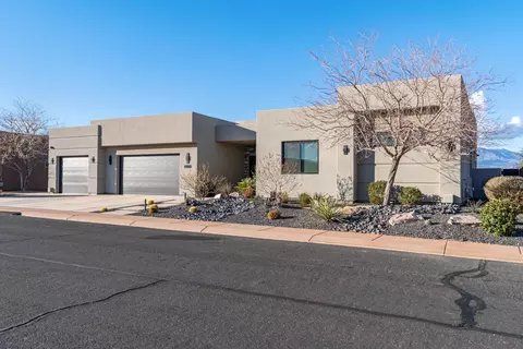 5446 W Copper Cliffs Way, Hurricane, UT 84737