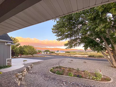 Exterior - 401 S 3430 E, New Harmony, UT 84757 photo 2 of 5
