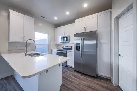 Kitchen - 519 E Steeplechase Rd, Washington, UT 84780 photo 1 of 1