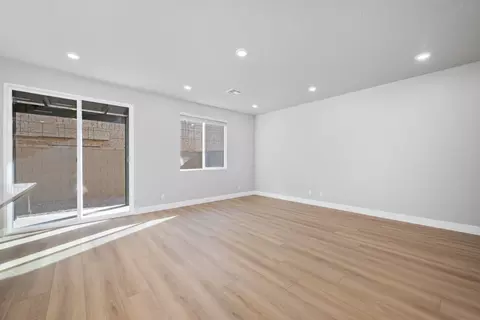 Living - 3995 E Fossil Way #95, Washington, UT 84780 photo 2 of 3