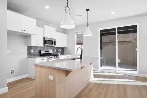 Kitchen - 3995 E Fossil Way #95, Washington, UT 84780 photo 2 of 3