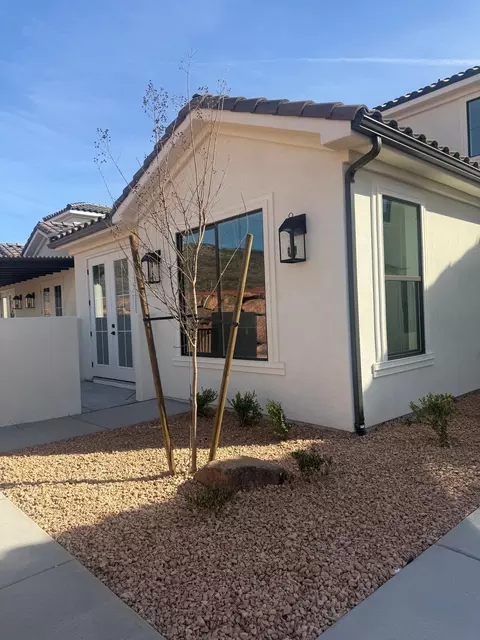 2275 E Crestas Aly, Washington, UT 84780