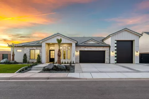 4988 S Lakefront Pl, Washington, UT 84780