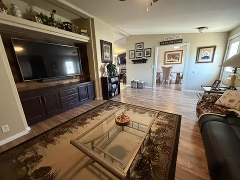55 E 300 N, Henrieville, UT 84736 photo 3