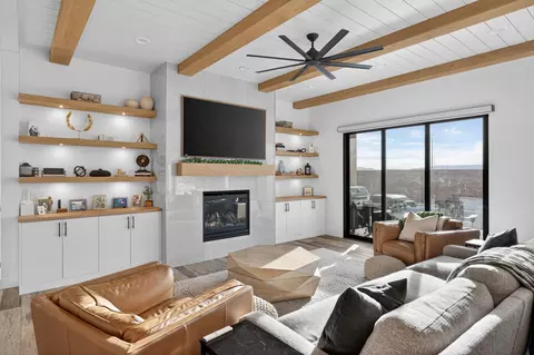 Living - 4204 S 960 E, Washington, UT 84780 photo 5 of 5