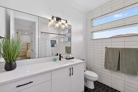 Bath - 4204 S 960 E, Washington, UT 84780 photo 9 of 17