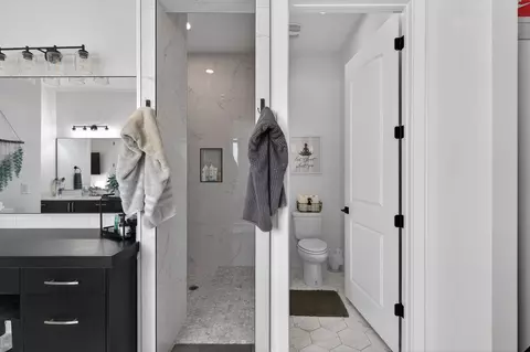 Bath - 4204 S 960 E, Washington, UT 84780 photo 4 of 17