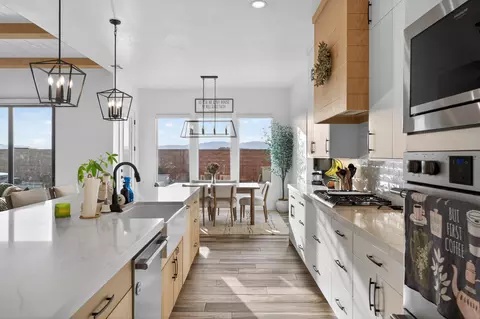 Kitchen - 4204 S 960 E, Washington, UT 84780 photo 2 of 7
