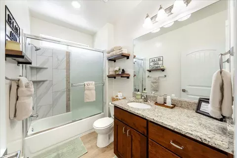 Bath - 357 E Main St, Enterprise, UT 84725 photo 6 of 6