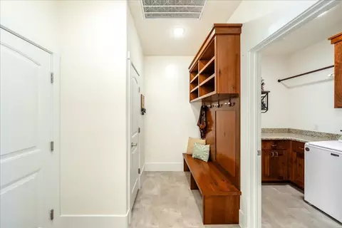 Entry Way - 357 E Main St, Enterprise, UT 84725 photo 4 of 6
