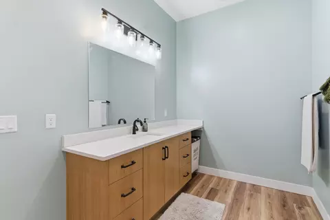 Bath - 175 N 160 E, Hurricane, UT 84737 photo 2 of 3