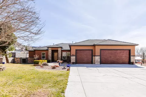 963 W Sapphire Dr, Saint George, UT 84770