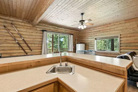 Kitchen - 433 W Eagles Roost St, Brian Head, UT 84719 photo 5 of 5