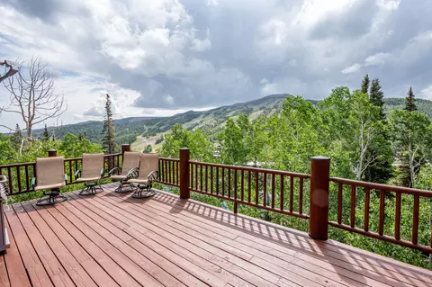 Exterior - 433 W Eagles Roost St, Brian Head, UT 84719 photo 5 of 15