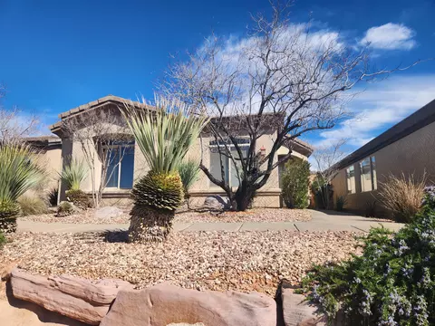 2166 N Canyon Greens Cir, Washington, UT 84780