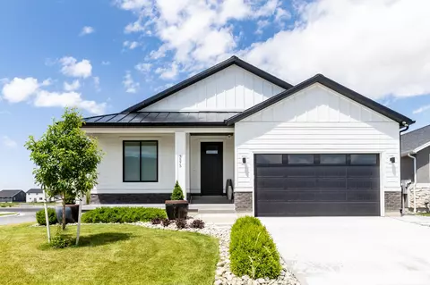 2415 E Morning Glory Way # 423, Eagle Mountain, UT 84005