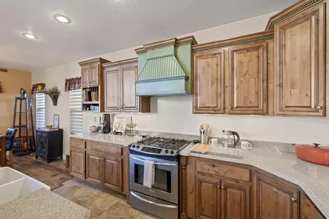 Kitchen - 1780 Eagle Ridge Cir, Hatch, UT 84735 photo 1 of 3