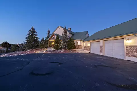 Exterior - 1780 Eagle Ridge Cir, Hatch, UT 84735 photo 16 of 27