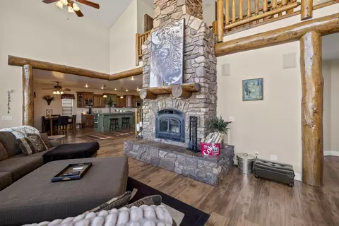 Living - 1780 Eagle Ridge Cir, Hatch, UT 84735 photo 4 of 4
