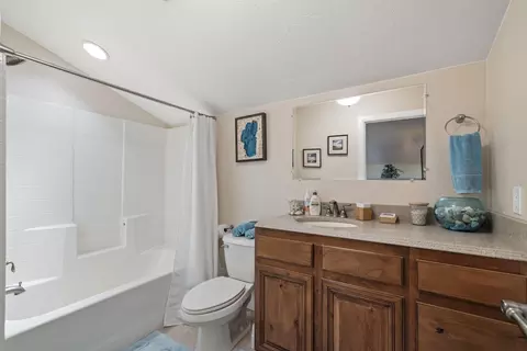 Bath - 1780 Eagle Ridge Cir, Hatch, UT 84735 photo 4 of 5