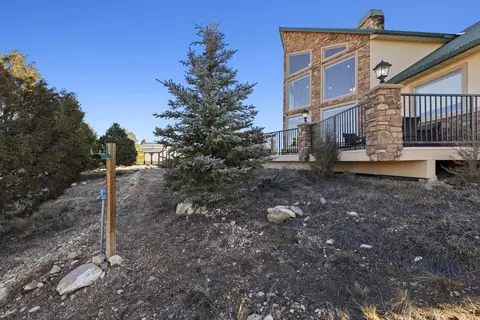 Exterior - 1780 Eagle Ridge Cir, Hatch, UT 84735 photo 5 of 27