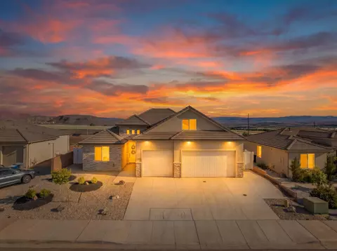 498 E Todd Pl, Washington, UT 84780