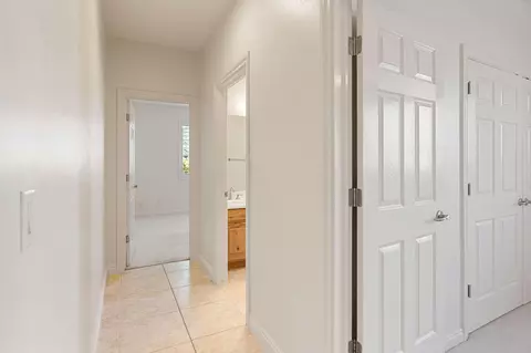 Entry Way - 880 E Lori Ln, Washington, UT 84780 photo 4 of 5