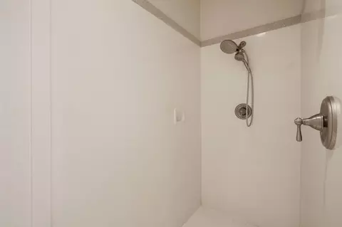 Bath - 880 E Lori Ln, Washington, UT 84780 photo 4 of 4
