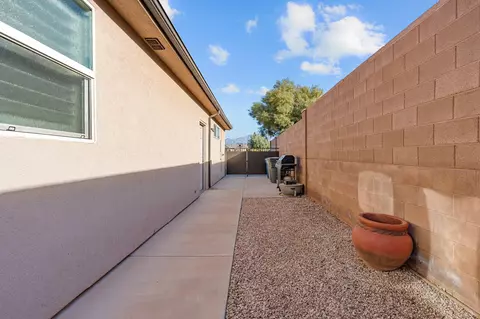 Exterior - 880 E Lori Ln, Washington, UT 84780 photo 8 of 11