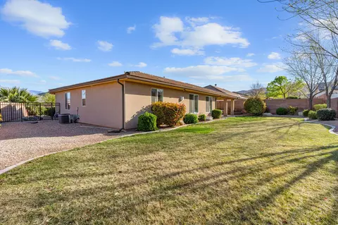 Exterior - 880 E Lori Ln, Washington, UT 84780 photo 11 of 11