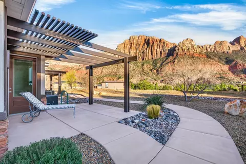 101 Trapper Cir # F, Springdale, UT 84767