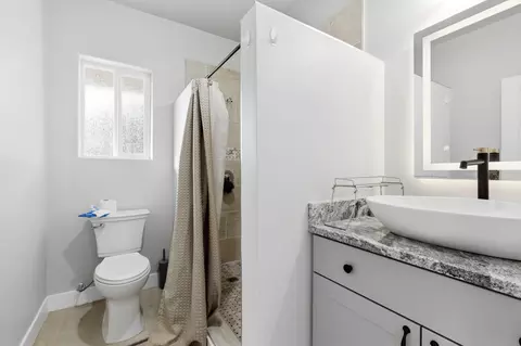 Bath - 442 E Pine View Dr, Central, UT 84722 photo 5 of 6