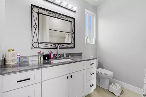 Bath - 442 E Pine View Dr, Central, UT 84722 photo 1 of 6