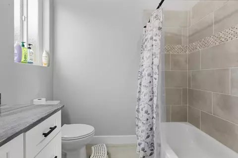 Bath - 442 E Pine View Dr, Central, UT 84722 photo 2 of 6