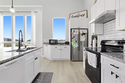 Kitchen - 442 E Pine View Dr, Central, UT 84722 photo 3 of 4