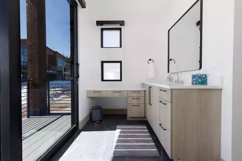 Bath - 160 W Ridgeview St #7B, Brian Head, UT 84719 photo 3 of 7
