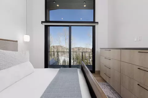 Bedroom - 160 W Ridgeview St #7B, Brian Head, UT 84719 photo 3 of 6