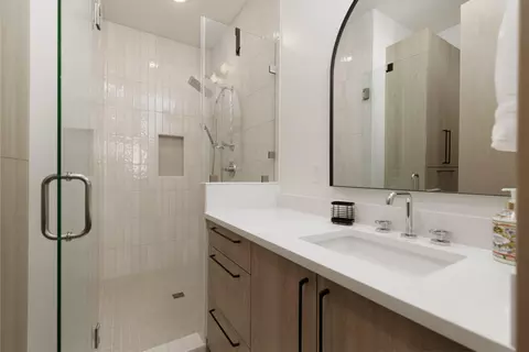 Bath - 160 W Ridgeview St #7B, Brian Head, UT 84719 photo 7 of 7
