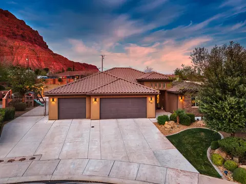 210 W Talon Ct, Ivins, UT 84738