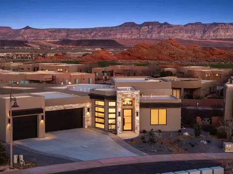 3257 S Drifting Dunes Ln, Hurricane, UT 84737