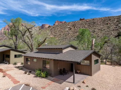 1775 Zion Park Blvd #7, Springdale, UT 84767
