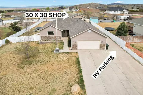 1901 Saddleback View Dr, Enoch, UT 84721