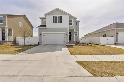 1824 Meadowlark Dr, Eagle Mountain, UT 84005