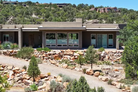 371 N Pinion Hills Dr, Dammeron Valley, UT 84783