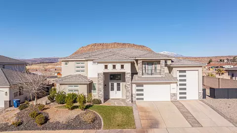 Exterior - 1345 E Black Brush Dr, Washington, UT 84780 photo 2 of 7