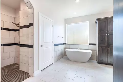 Bath - 1345 E Black Brush Dr, Washington, UT 84780 photo 2 of 6