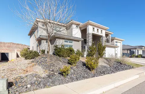 Exterior - 1345 E Black Brush Dr, Washington, UT 84780 photo 4 of 7