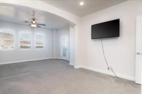 Living - 1345 E Black Brush Dr, Washington, UT 84780 photo 4 of 5
